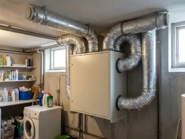 Ventilatie-unit met warmteterugwinning in een berging